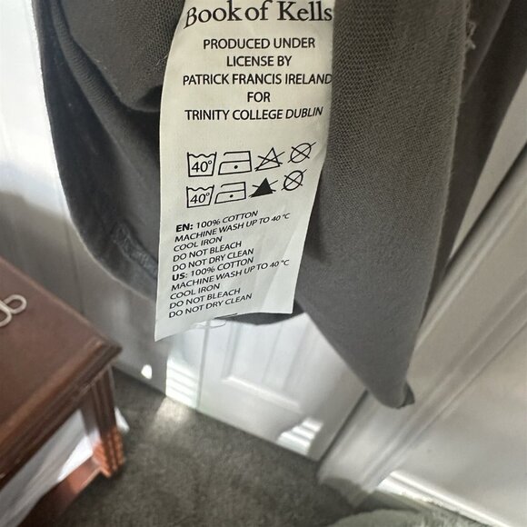 Book Of Kells Trinity College Short Sleeve Celtic T Shirt Women's Large Gray - Picture 6 of 6